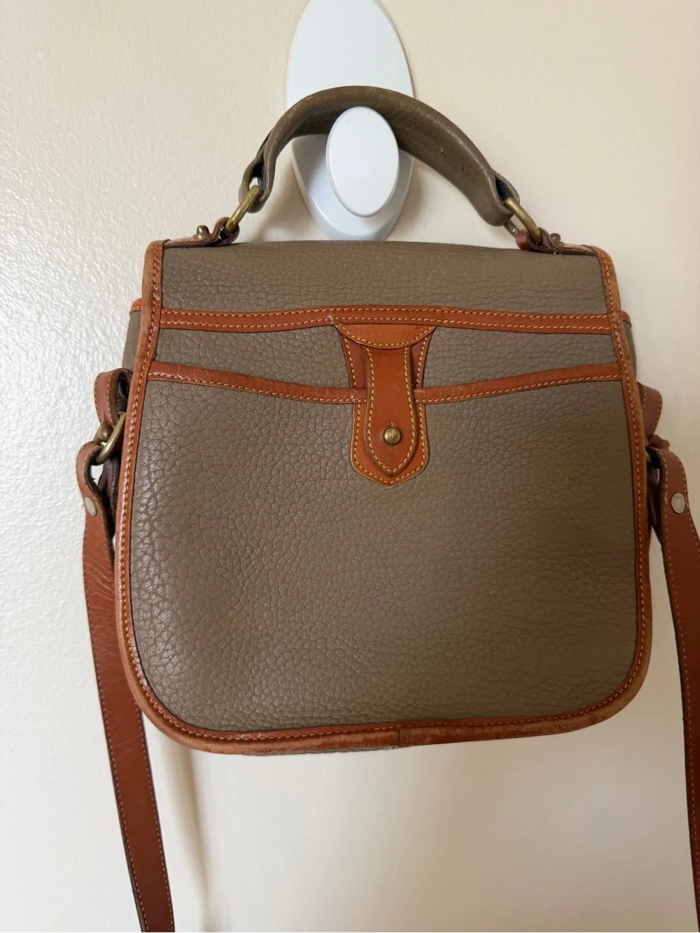 DOONEY & BOURKE Vintage Surrey Bag Crossbody Handbag in Tan & Brown